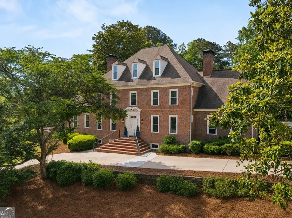 2073 Westover Plantation, Dunwoody, GA 30338