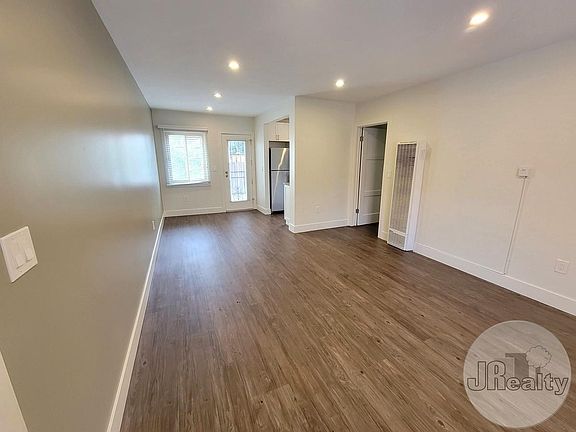 3rd image of 8897 Reading Ave