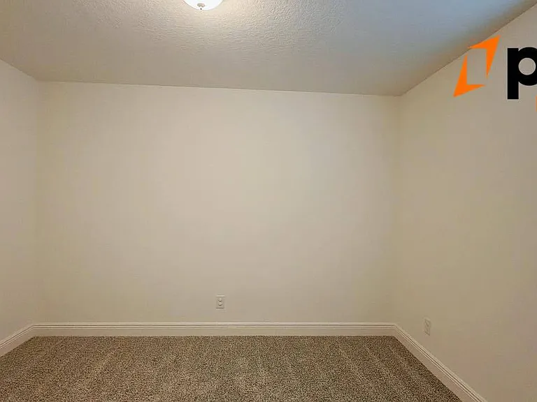 7896 Syracuse Dr — Photo 29