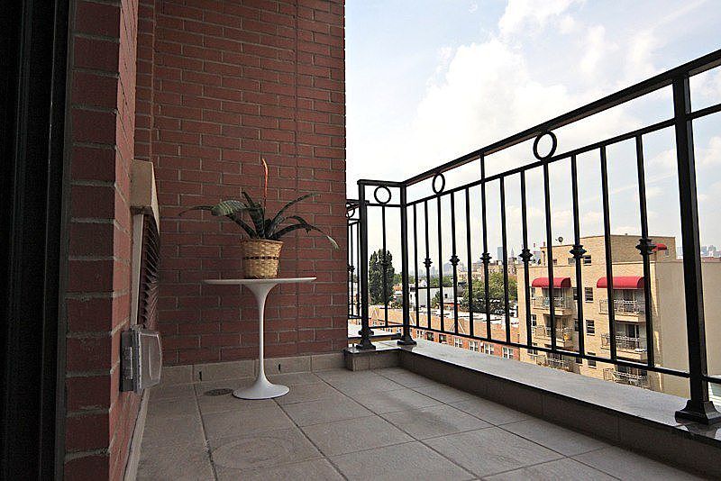 1st image of 3135 31st St #609