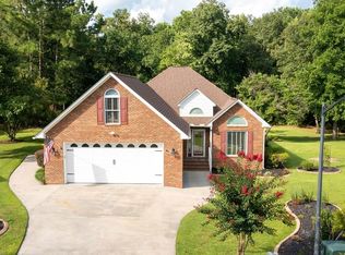 3 Whisper Oak Ct, Manning, SC 29102