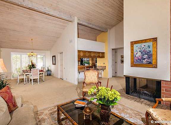 Large living and dining perfect for entertaining