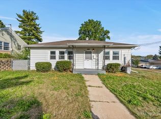 430 Hollister Ave, Rockford, IL 61108