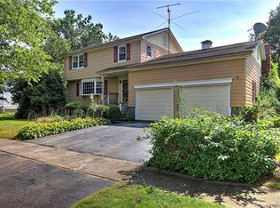 65 Long Bow Rd, Stratford, CT 06614