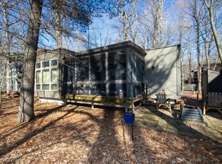 65 Tryon Farm Ln, Michigan City, IN 46360