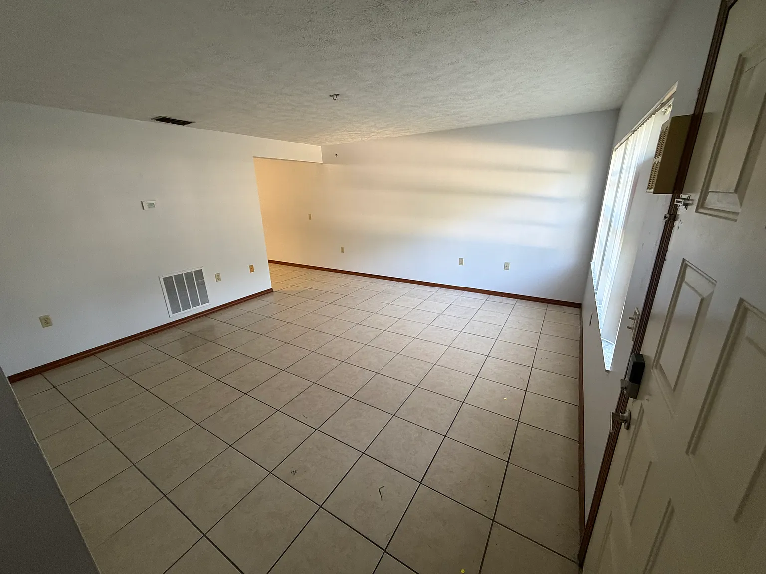 2 bed, 2.5 bath, 1440 sqft, $1,400 — Photo 3