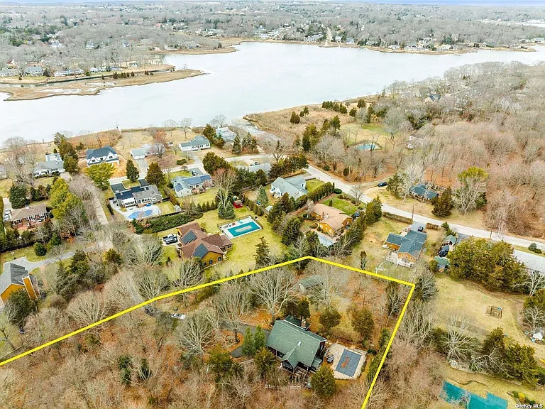 380 Private Rd — Photo 4