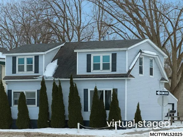 221 6th St SW, Mason City, IA 50401