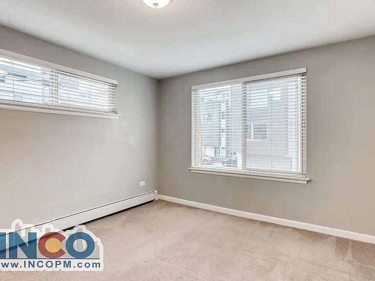 1320 S Gray St — Photo 10