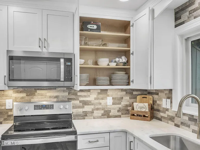 800 Saint Andrews Dr #205 — Photo 7