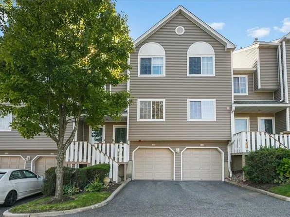 196 Eagle Ridge Way, Nanuet, NY 10954