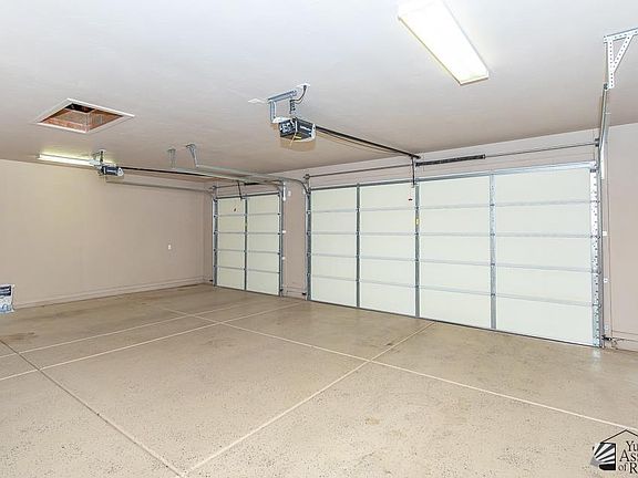 2nd image of 11385 S Helen Dr