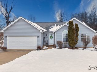 172 Willow Rd, Ingleside, IL 60041