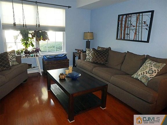 2nd image of 326 Shilling Dr