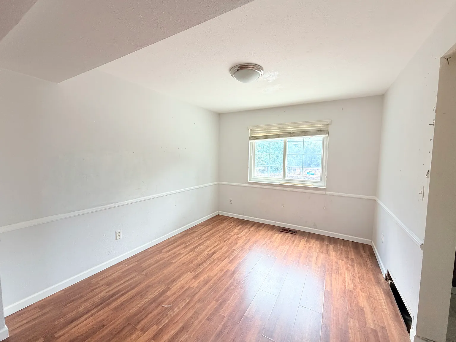 4 bed, 2370 sqft, $3,000 — Photo 3