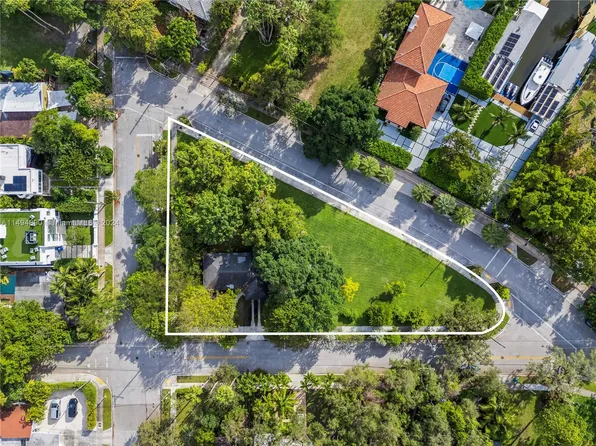 810 NW 7th St, Miami, FL 33136