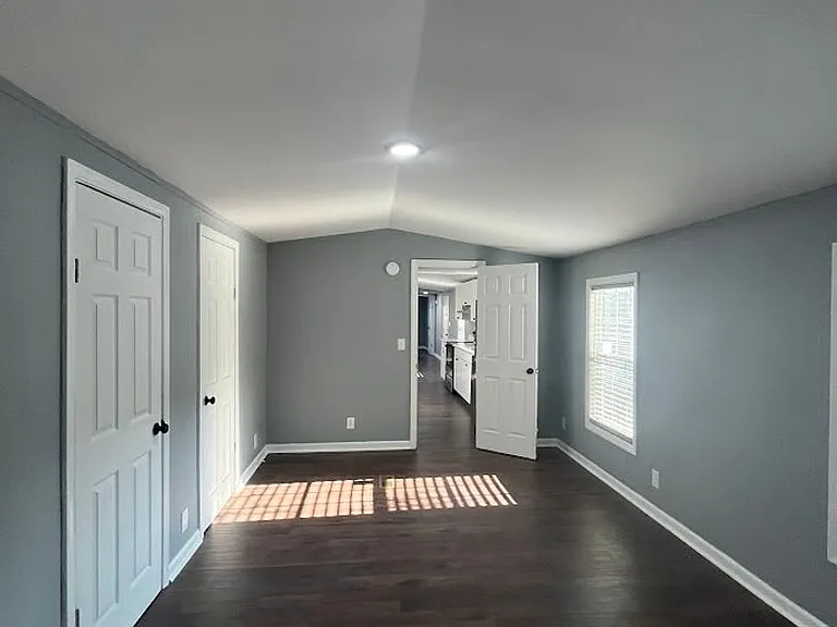 5627 Hardwick Ln — Photo 11