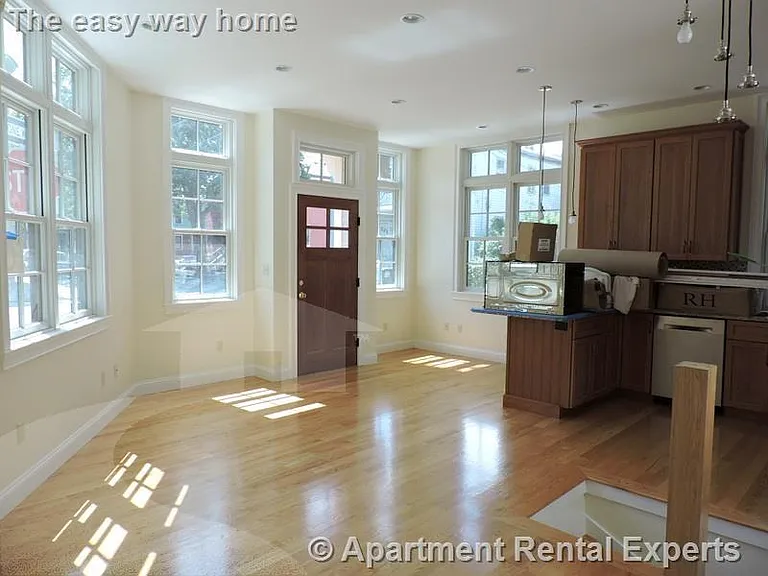 147 Webster Ave — Photo 13