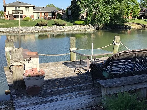 2nd image of 19533 Lake Shore Dr APT 3N