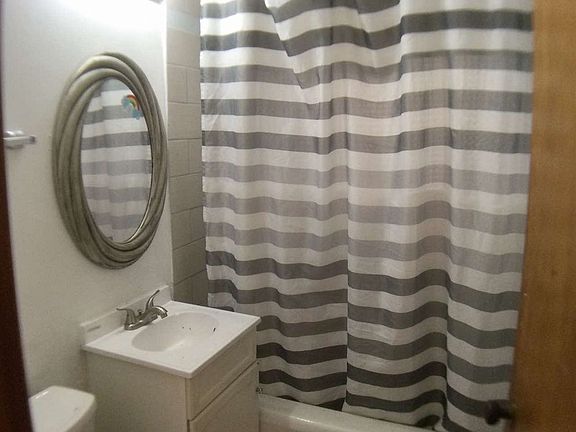 5th image of 7210 W Burleigh St #1