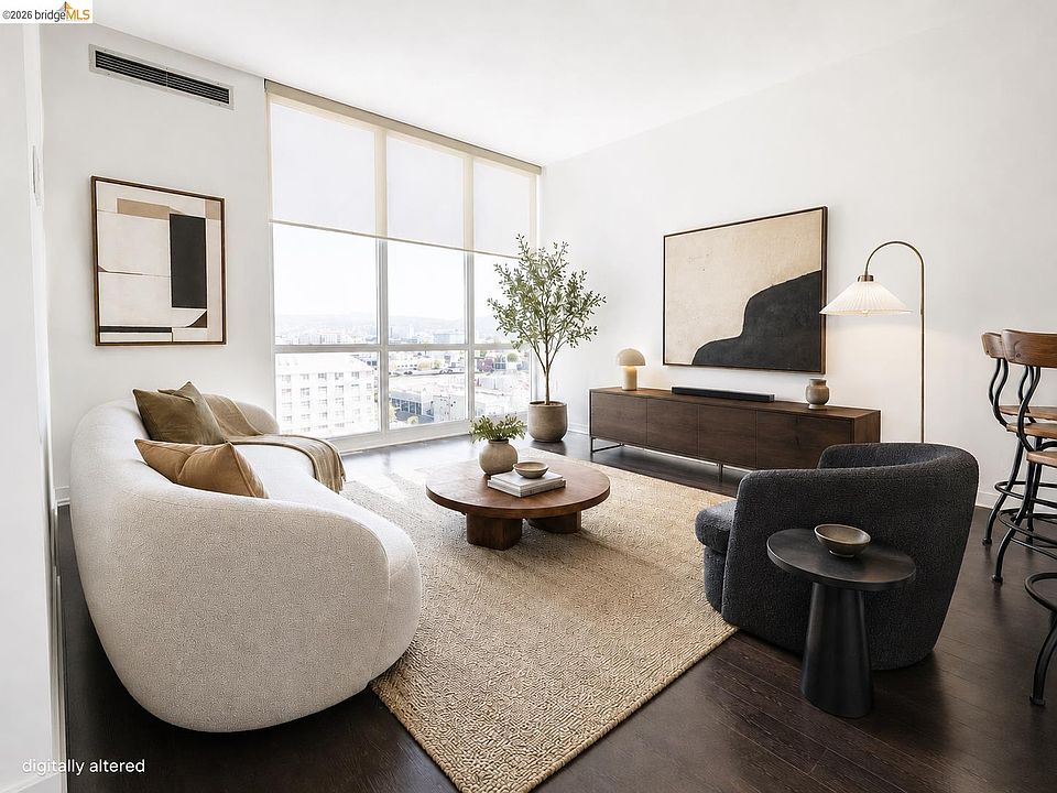 1st image of 222 Broadway St #914