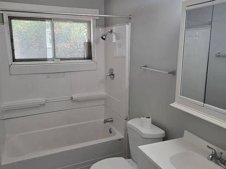 2433 Century Dr — Photo 9