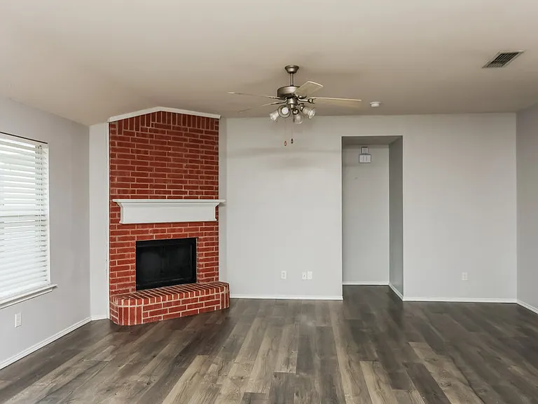 433 Heritage Dr — Photo 5