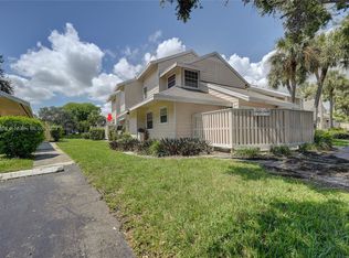 2045 Champions Way, North Lauderdale, FL 33068