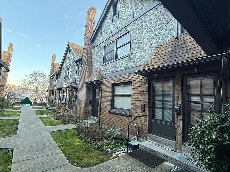 Evergreen Court Apartments — Photo 10