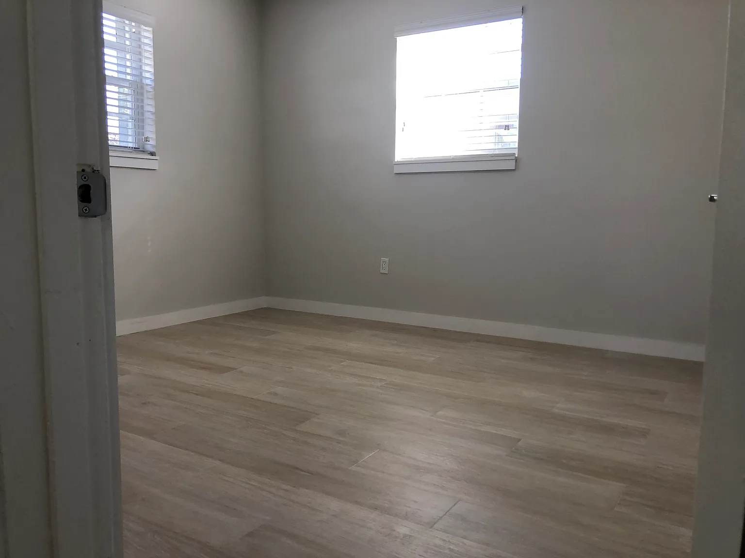3 bed, 1018 sqft, $3,300 — Photo 4