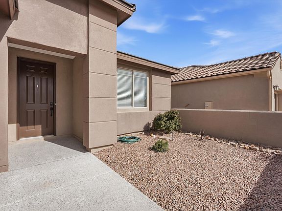 2nd image of 2955 Kings Canyon Loop NE