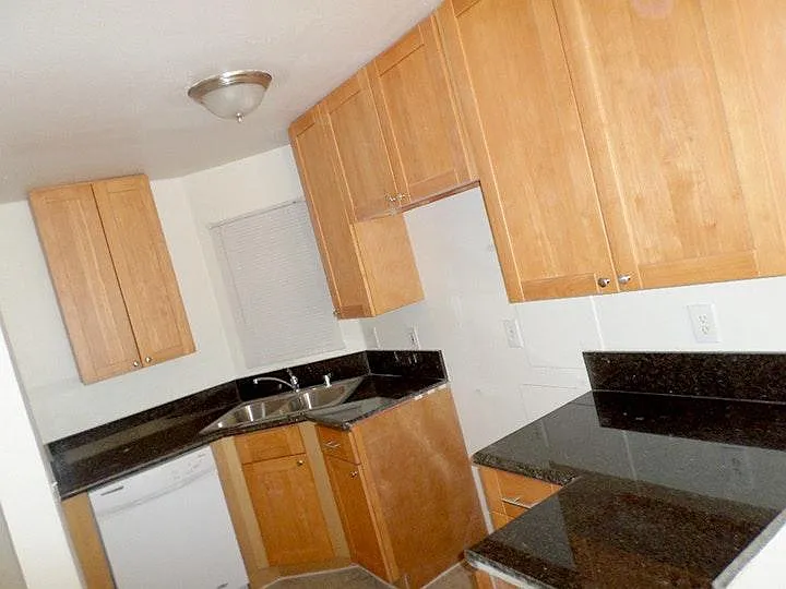 12280 Osborne St — Photo 10