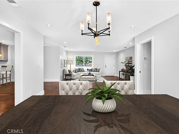 4th image of 19352 Brookhurst St