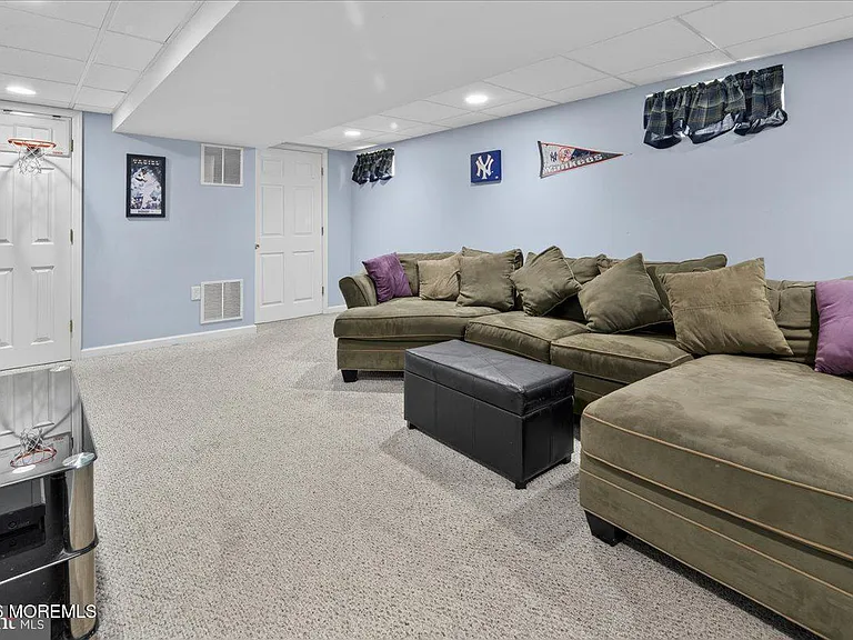 12 Virginia St — Photo 12