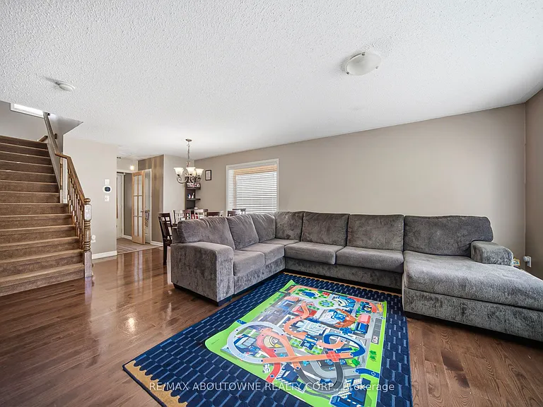 902 Gazley Cir — Photo 9