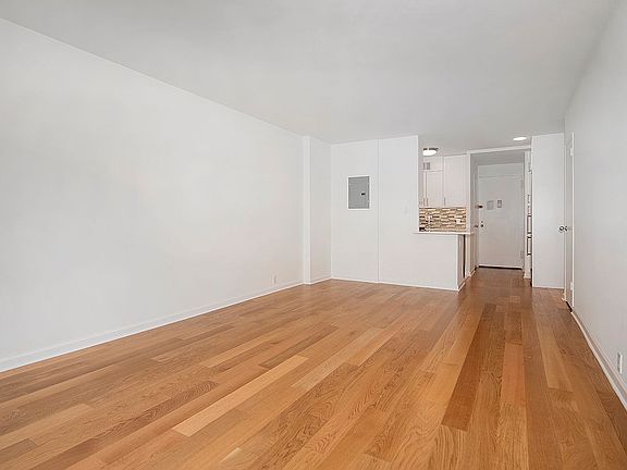 4th image of 240 E 76th St APT 9T