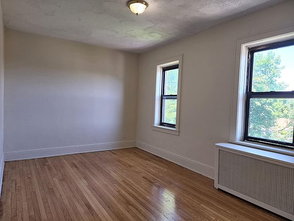 3rd image of 407 Woodstock Ave #3B