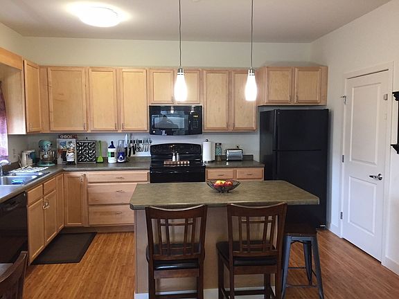 3rd image of 78 Eastwood Dr APT 411