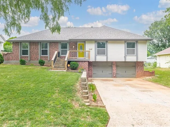 1201 SW 16th St, Blue Springs, MO 64015