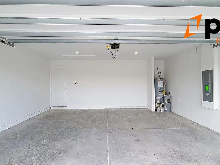 383 Artemis St — Photo 30