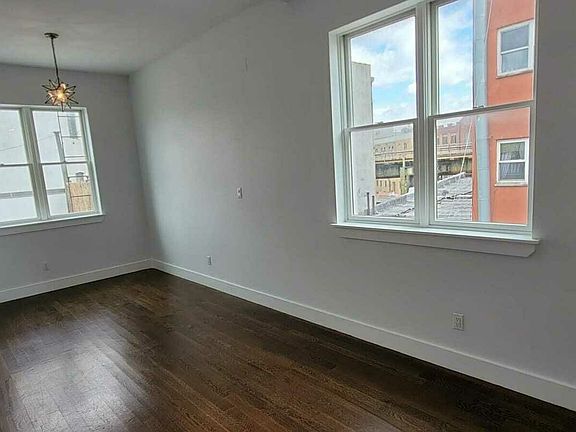 4th image of 65 Whipple St #3RR
