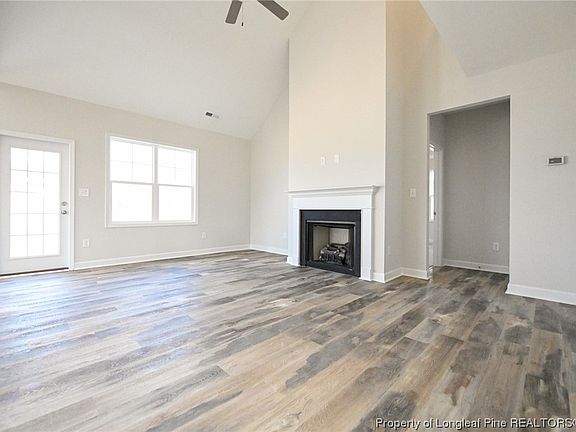 5th image of 644 Amusement Dr