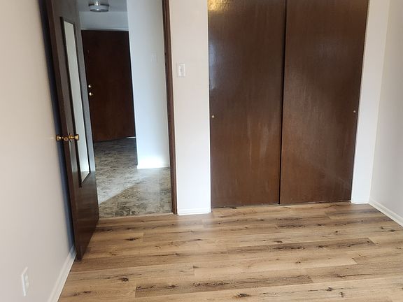 5th image of 25 Jackson Pl APT S