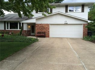 1744 Larkspur Dr, Lyndhurst, OH
