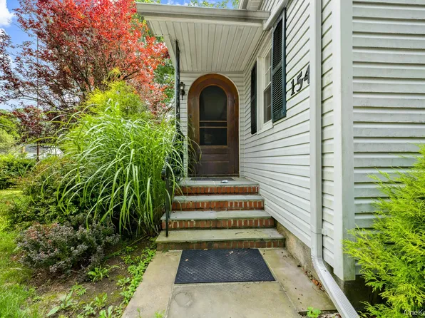 154 Cedar Road E, Mastic Beach, NY 11951