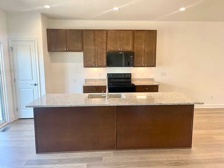 209 N Broad St — Photo 3