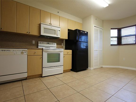 4th image of 22801 SW 88th Pl #205B