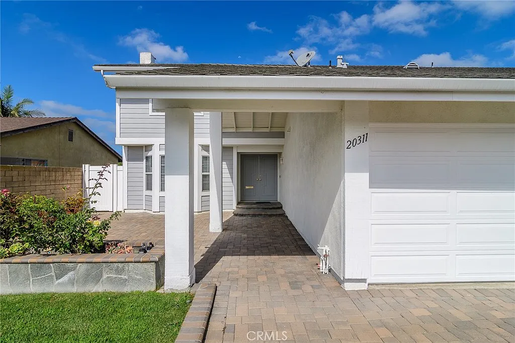 3 bed, 2.5 bath, 2082 sqft, $6,500 — Photo 3