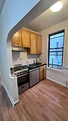 25-27 Steinway Street