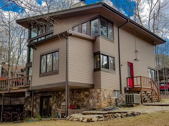 Master Bedroom faces lake